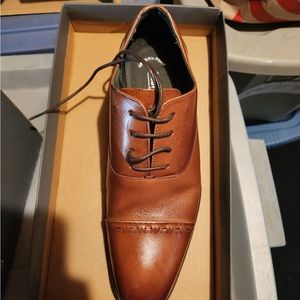 Men’s brown oxfords only worn once. Perfect condition